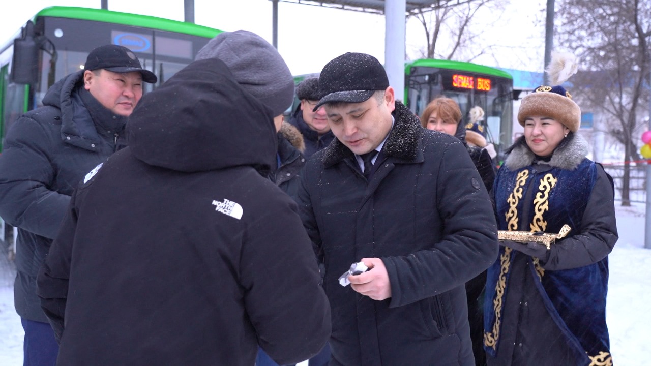 Вы сейчас просматриваете ҚТЖ қызметкерлер үшін заманауи автобустар сатып алды