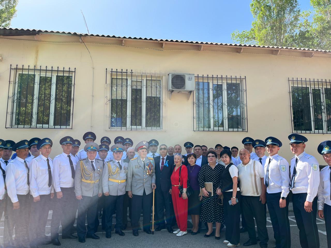 Вы сейчас просматриваете Жамбыл жол бөлімшесі ҰОС ардагерін құттықтады