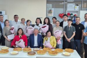 Қазақстанның бұқаралық ақпарат құралдары қызметкерлерінің күнімен!