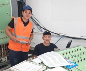 Жұмыла көтерген жүк жеңіл