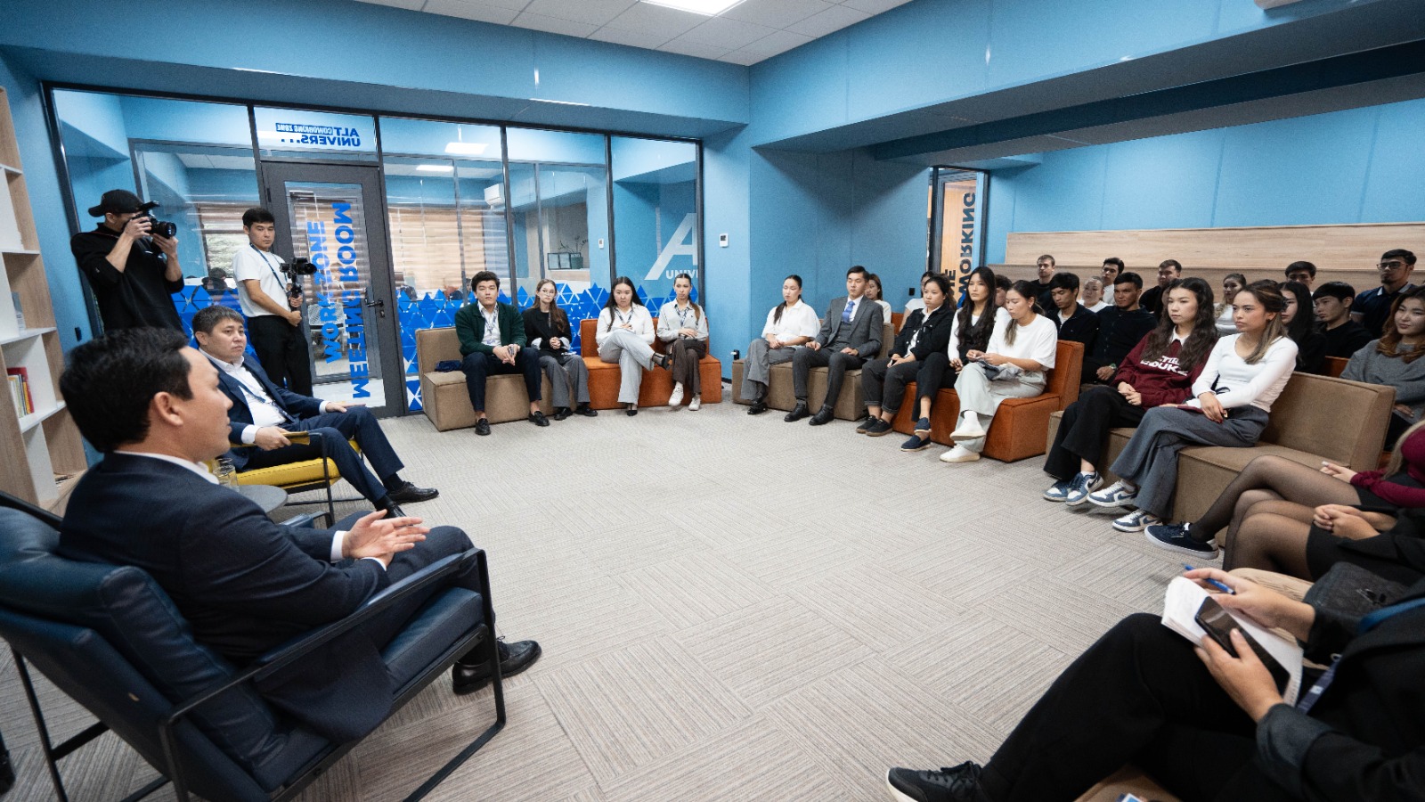 Вы сейчас просматриваете ҚТЖ басшылығы ALT университетінің студенттерімен кездесті