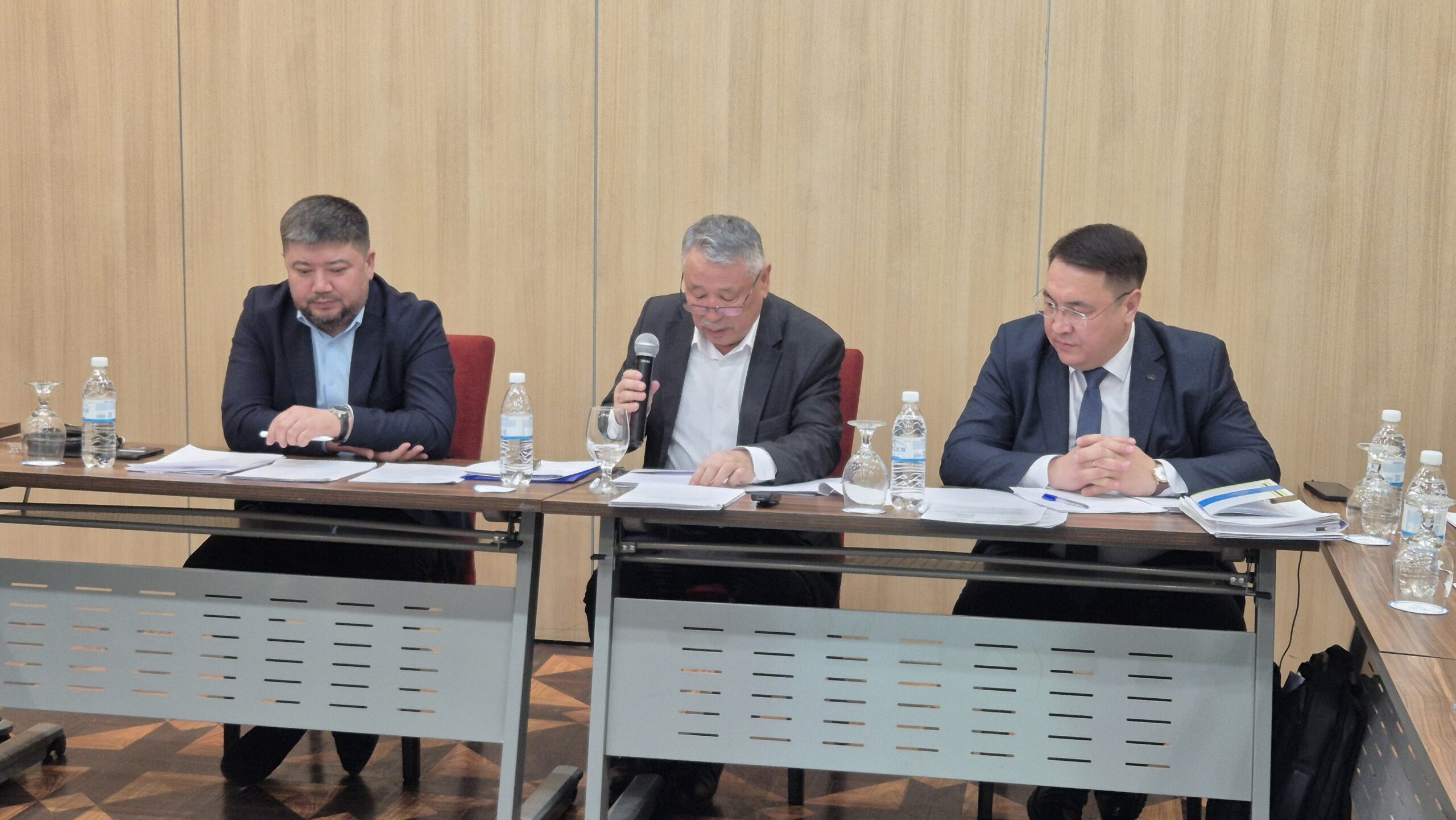 Вы сейчас просматриваете Астанада Кәсіподақтың басшылық органдарының отырыстары өтті